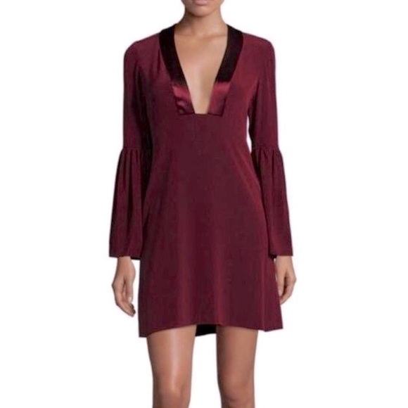 Jill Jill Stuart Deep V Bell Sleeve NWT Size 0 - Picture 1 of 8